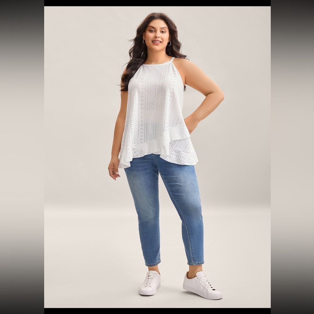 BloomChic Textured Knit Overlap Hem Tank Top – Original White – Size 14–16 (1X) - Picture 3 of 8